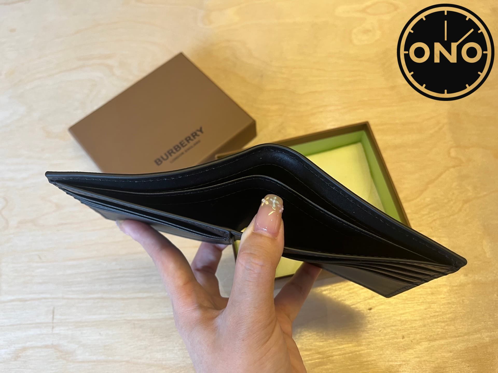burberry-wallet_6_7.jpg