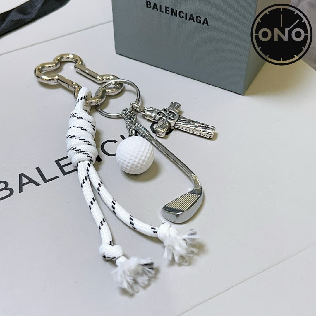 balenciaga-clasp_39_1.jpg