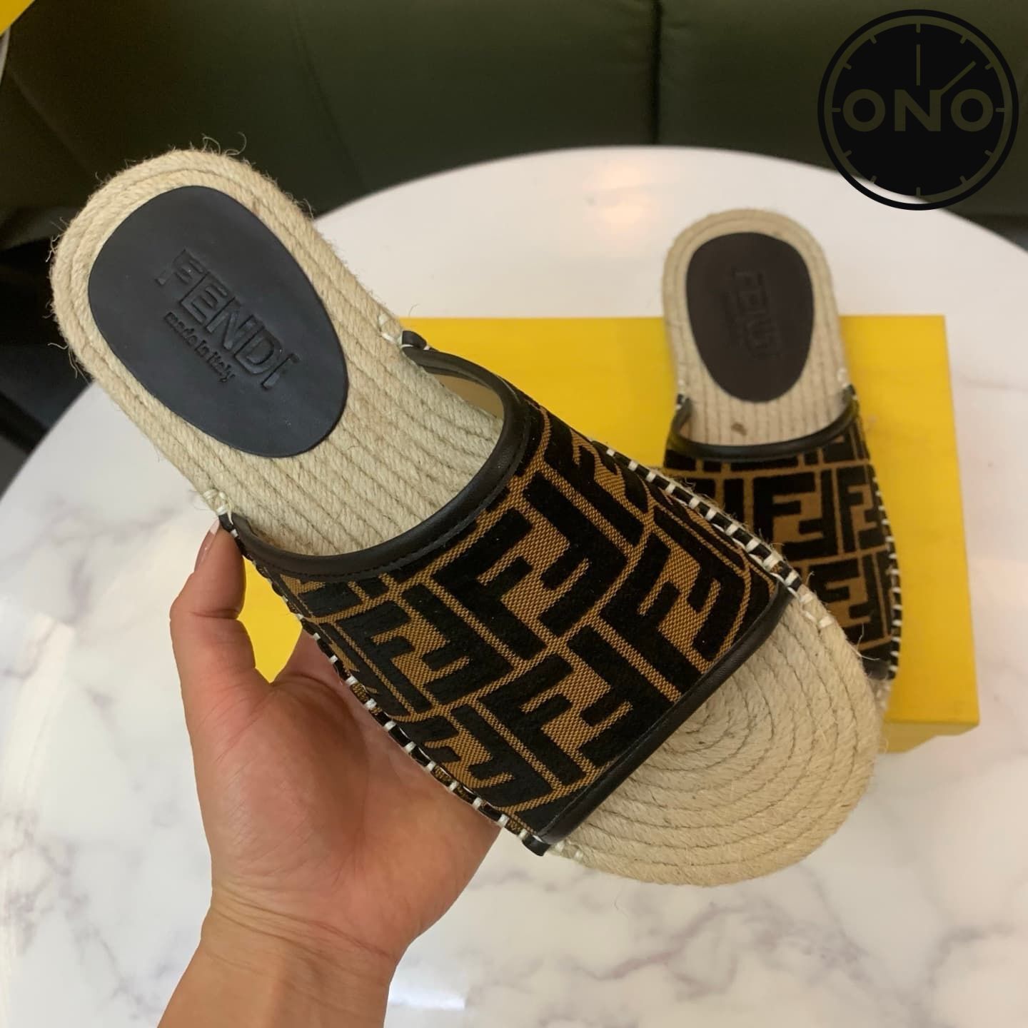 fendi-slippers_26_5.jpg