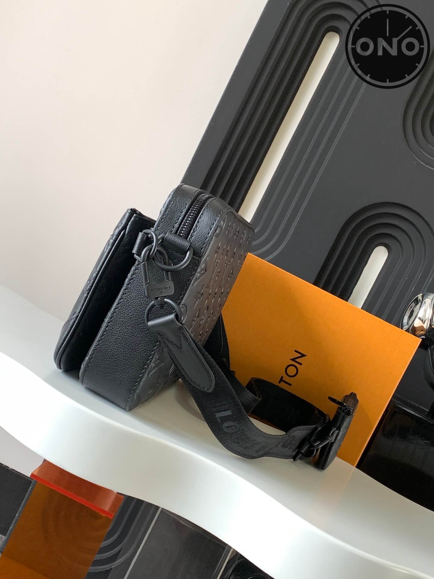 lv_men_9_2.jpg