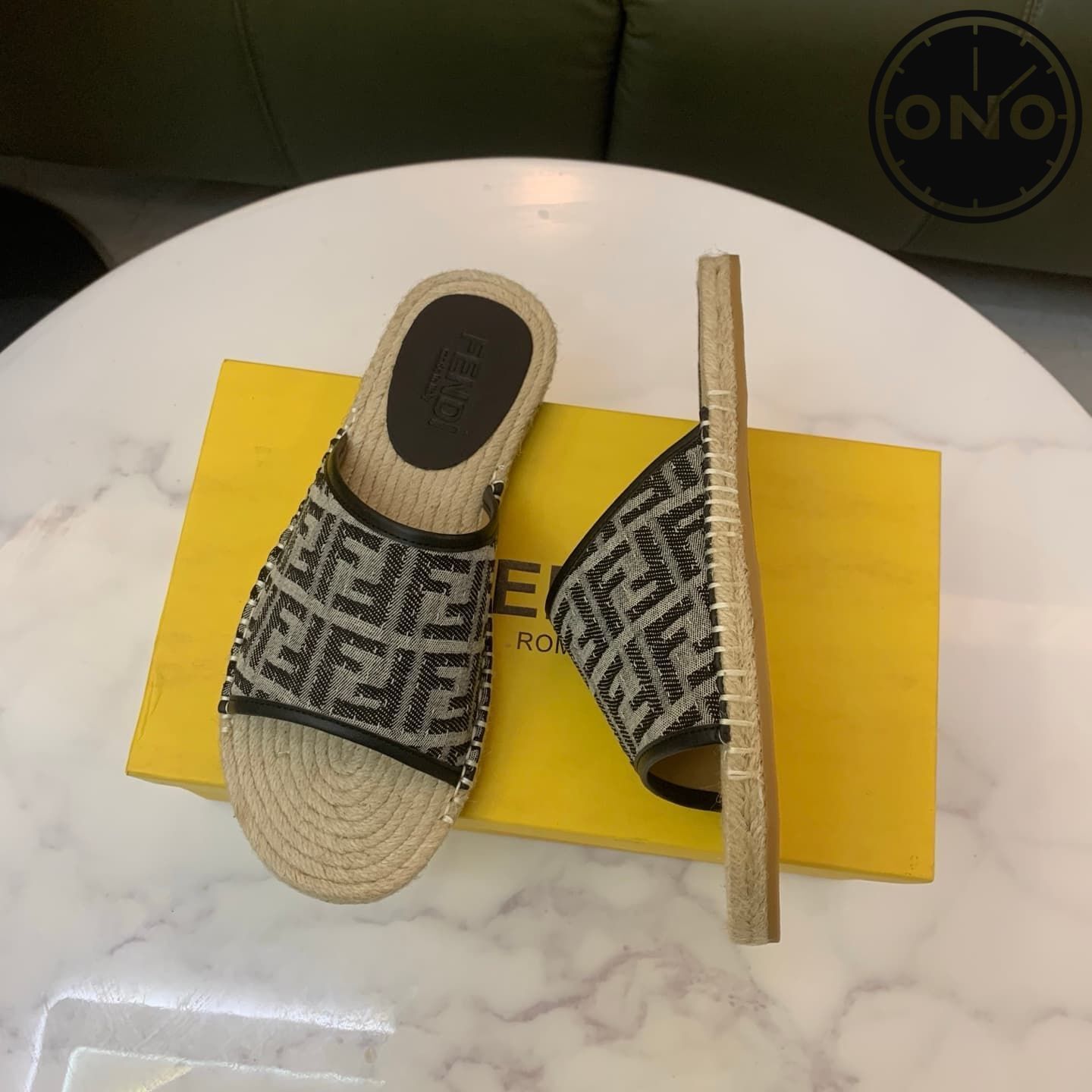 fendi-slippers_19_4.jpg