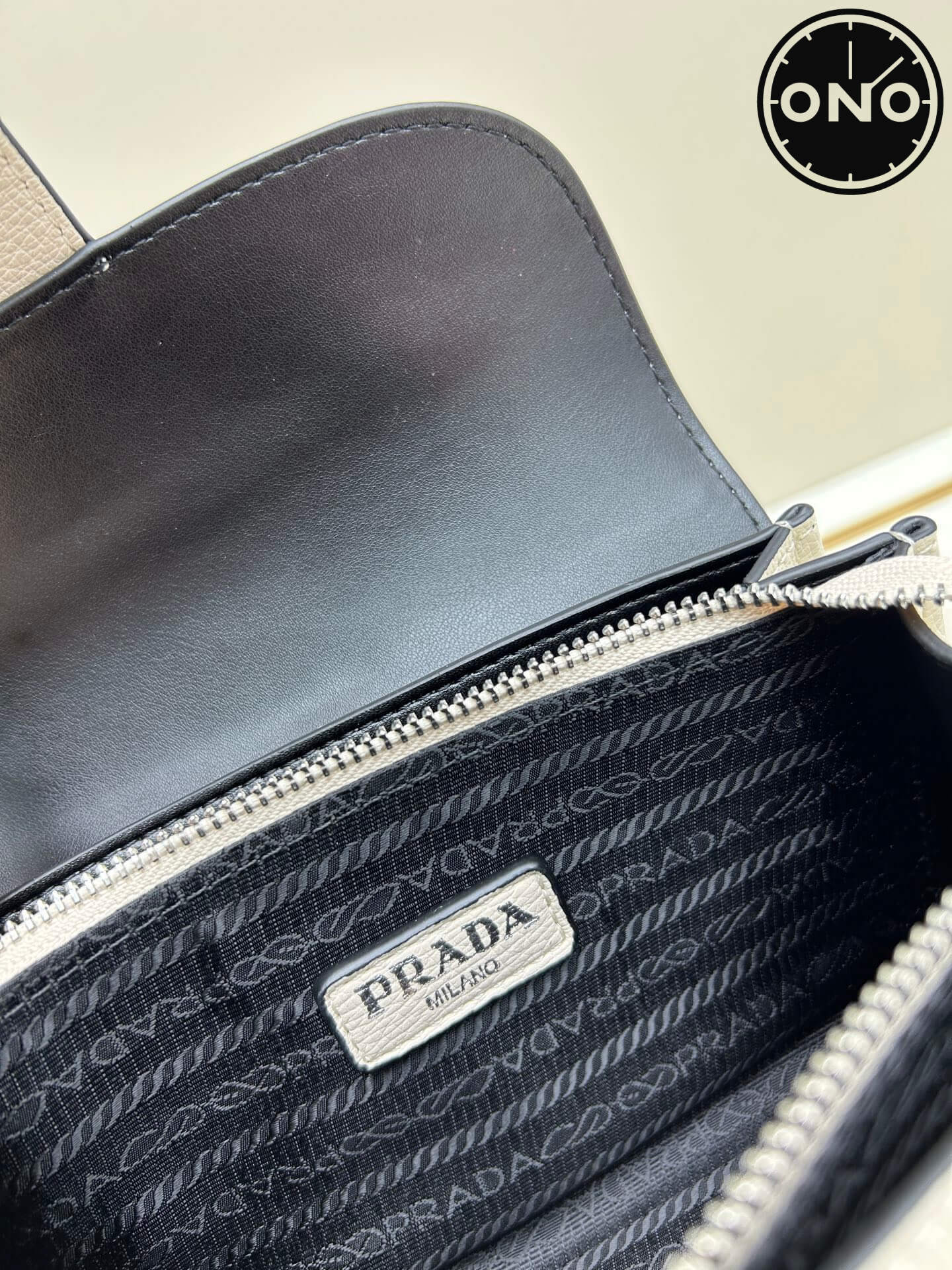 prada_women_105_7.jpg
