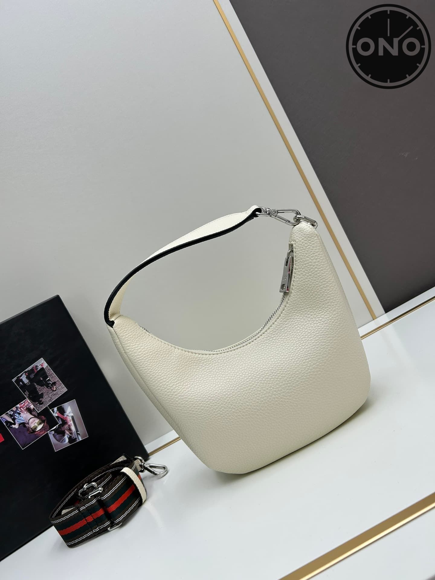prada_wallet_1_2.jpg