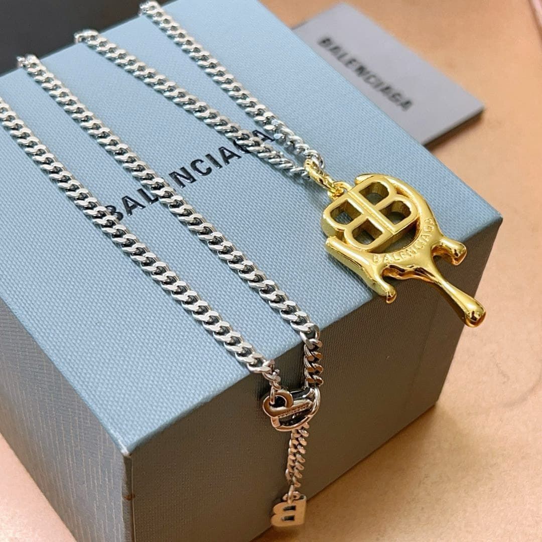 balenciaga-necklace_20_3.jpg