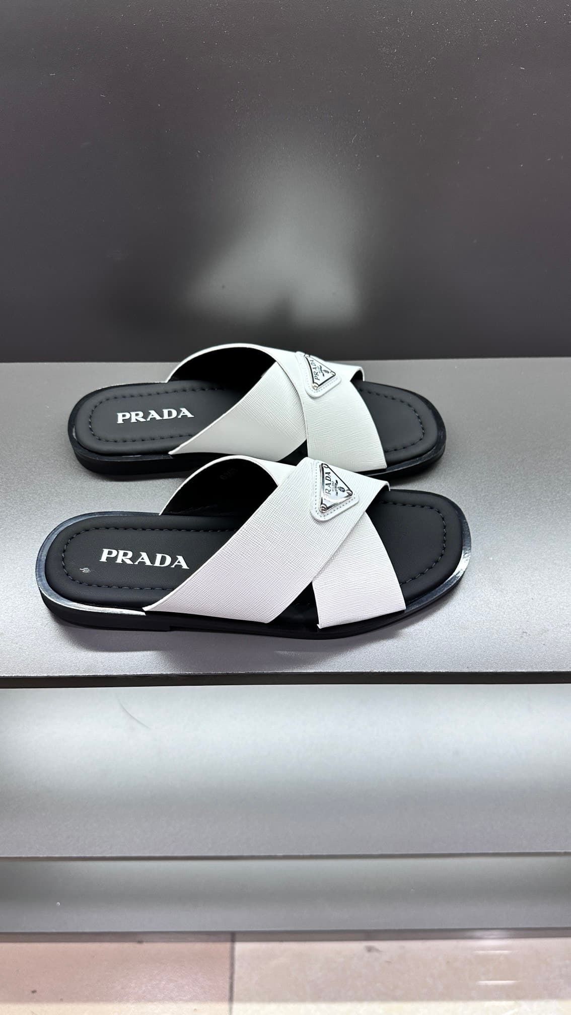 prada-slippers_42_2.jpg