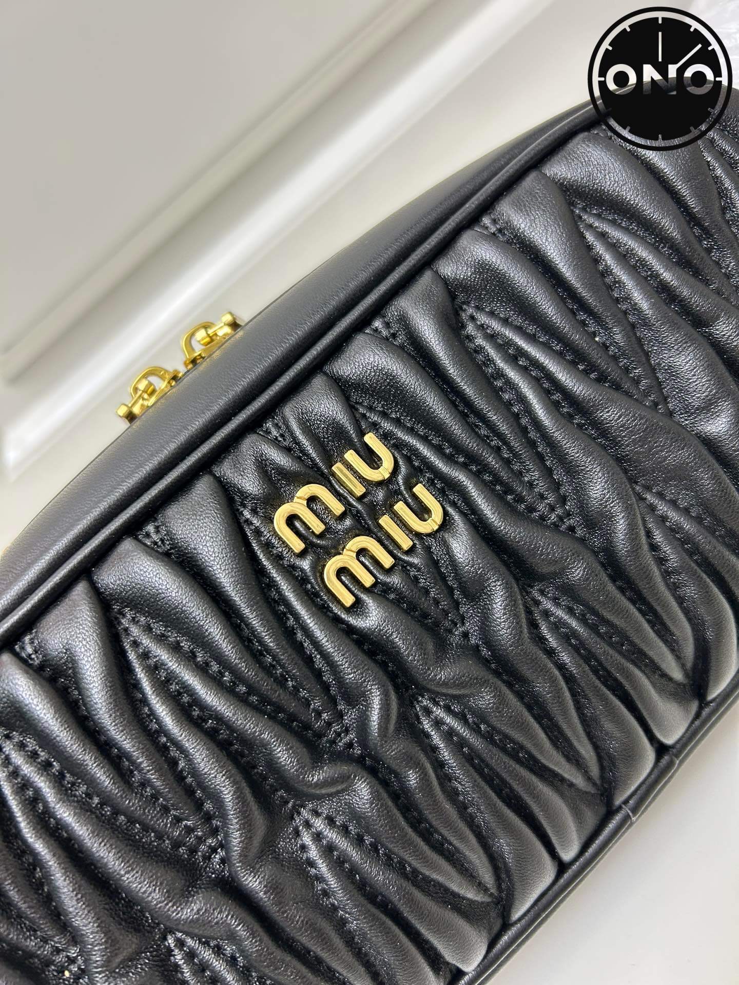 miumiu_women_67_4.jpg