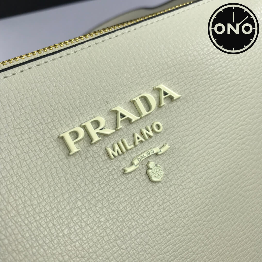 prada_women_50_6.jpg