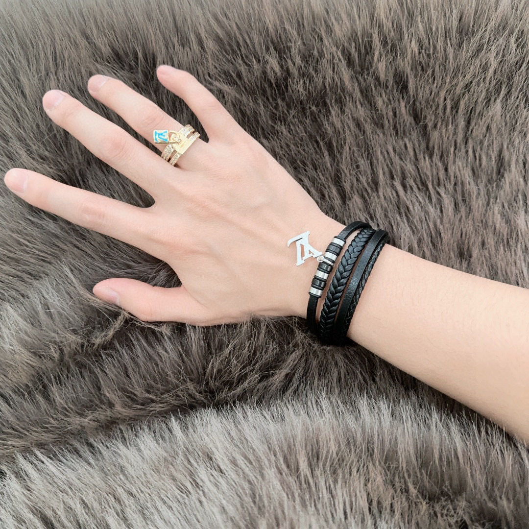 lv-bracelet_5_8.jpg