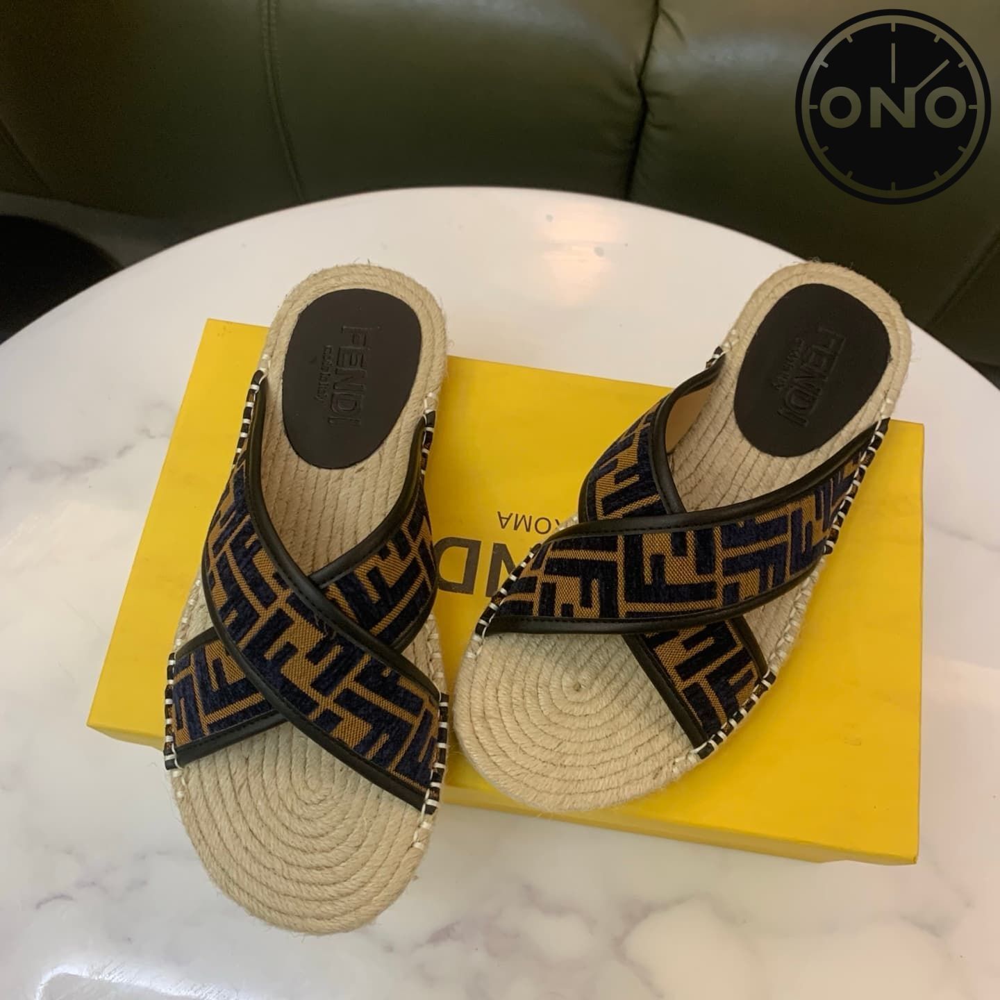 fendi-slippers_4_3.jpg