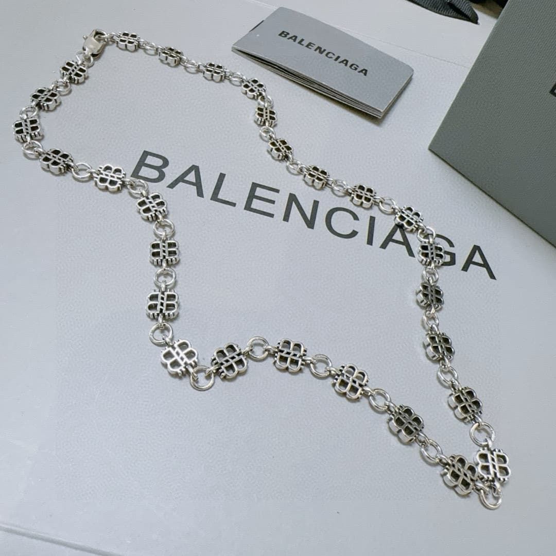 balenciaga-necklace_7_1.jpg