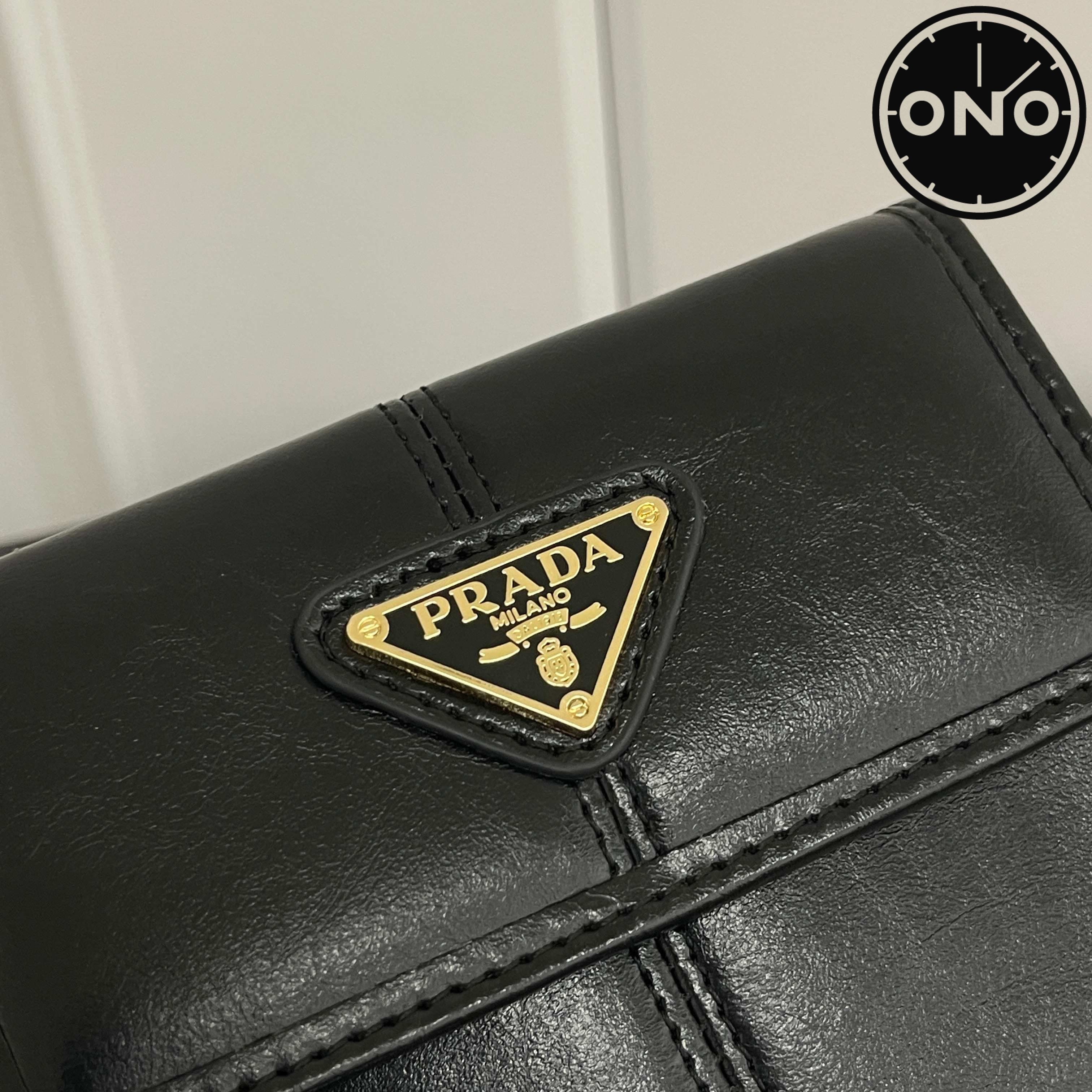 prada_wallet_8_4.jpg