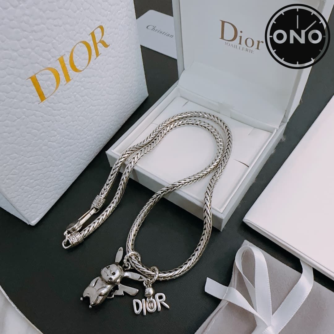 dior-necklace_100_2.jpg