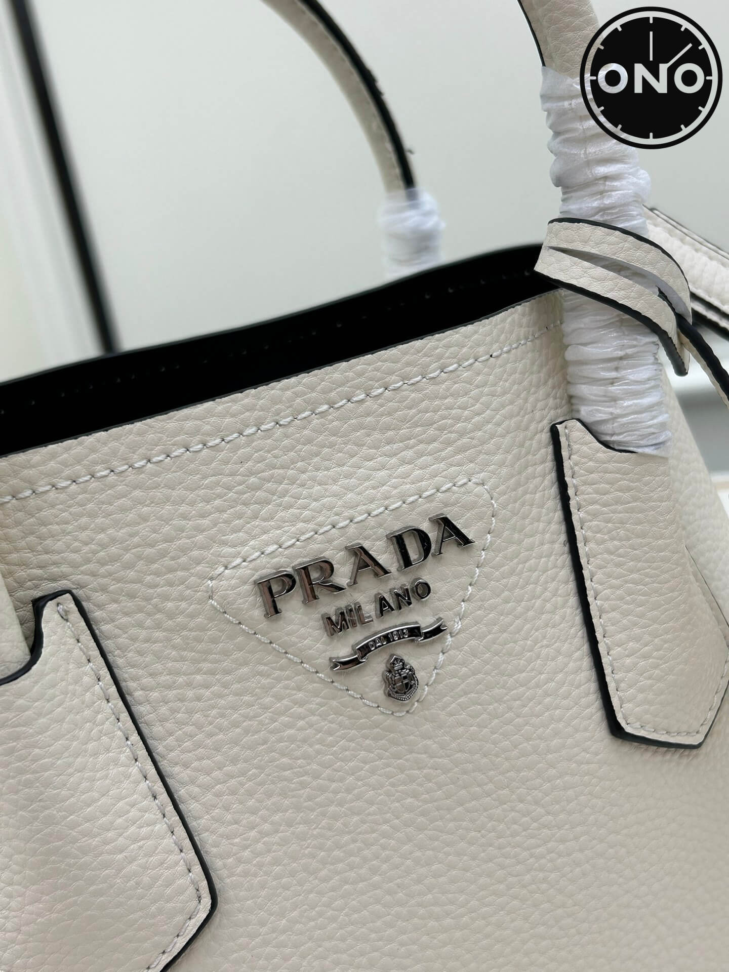 prada_women_83_3.jpg