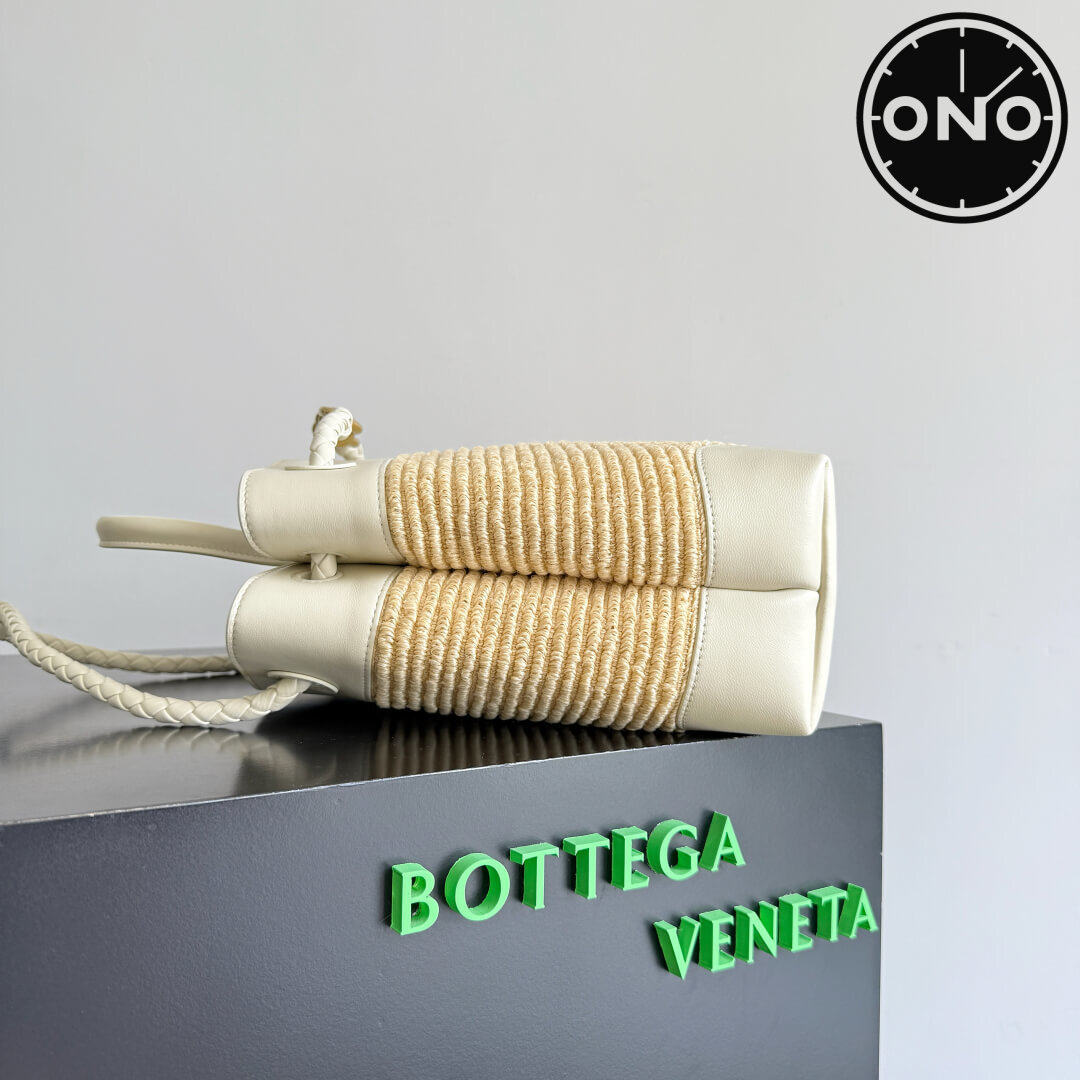 bottega_veneta_women_69_1.jpg