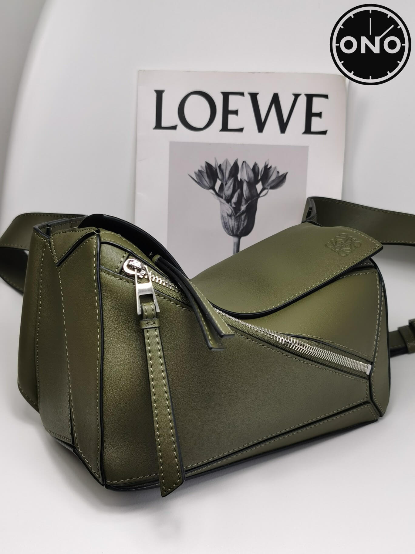 loewe_women_55_1.jpg