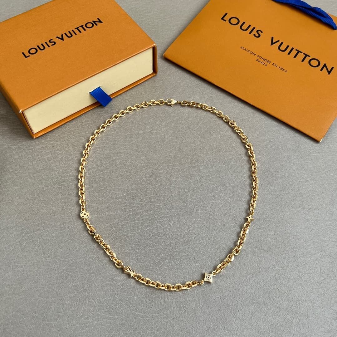 lv-necklace_2_1.jpg