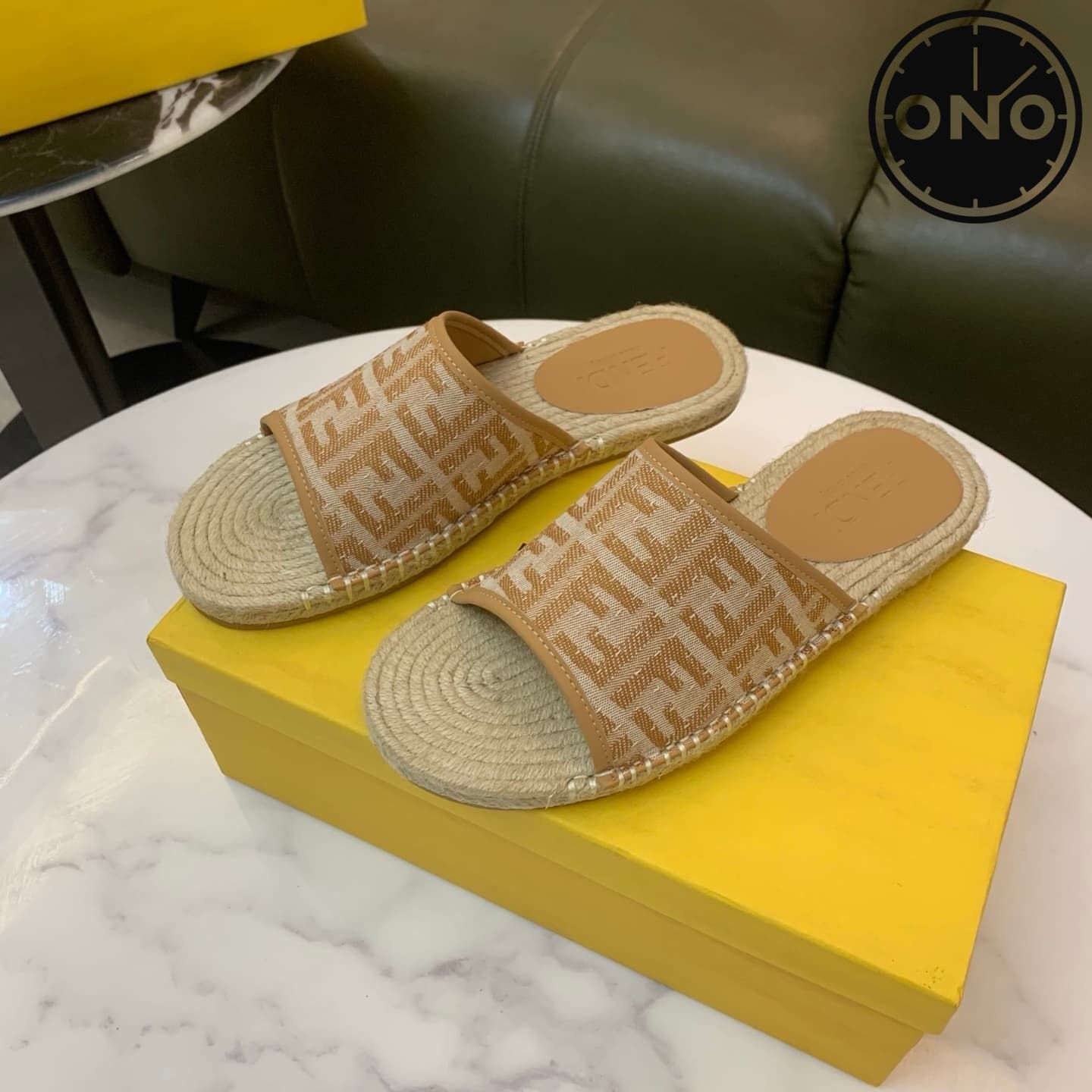 fendi-slippers_15_2.jpg