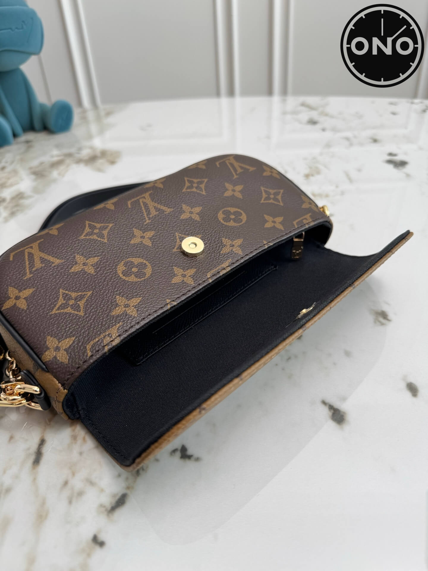 lv_womens_100_7.jpg