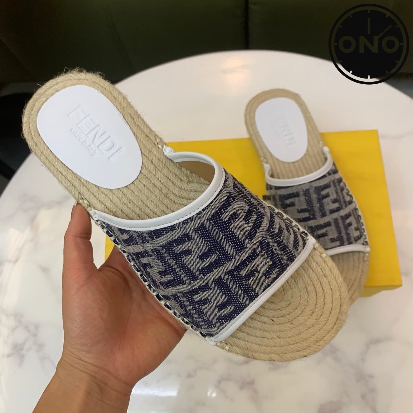 fendi-slippers_16_5.jpg