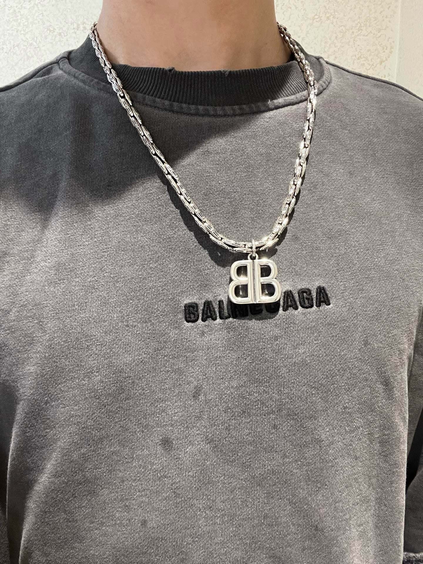 balenciaga-necklace_47_1.jpg