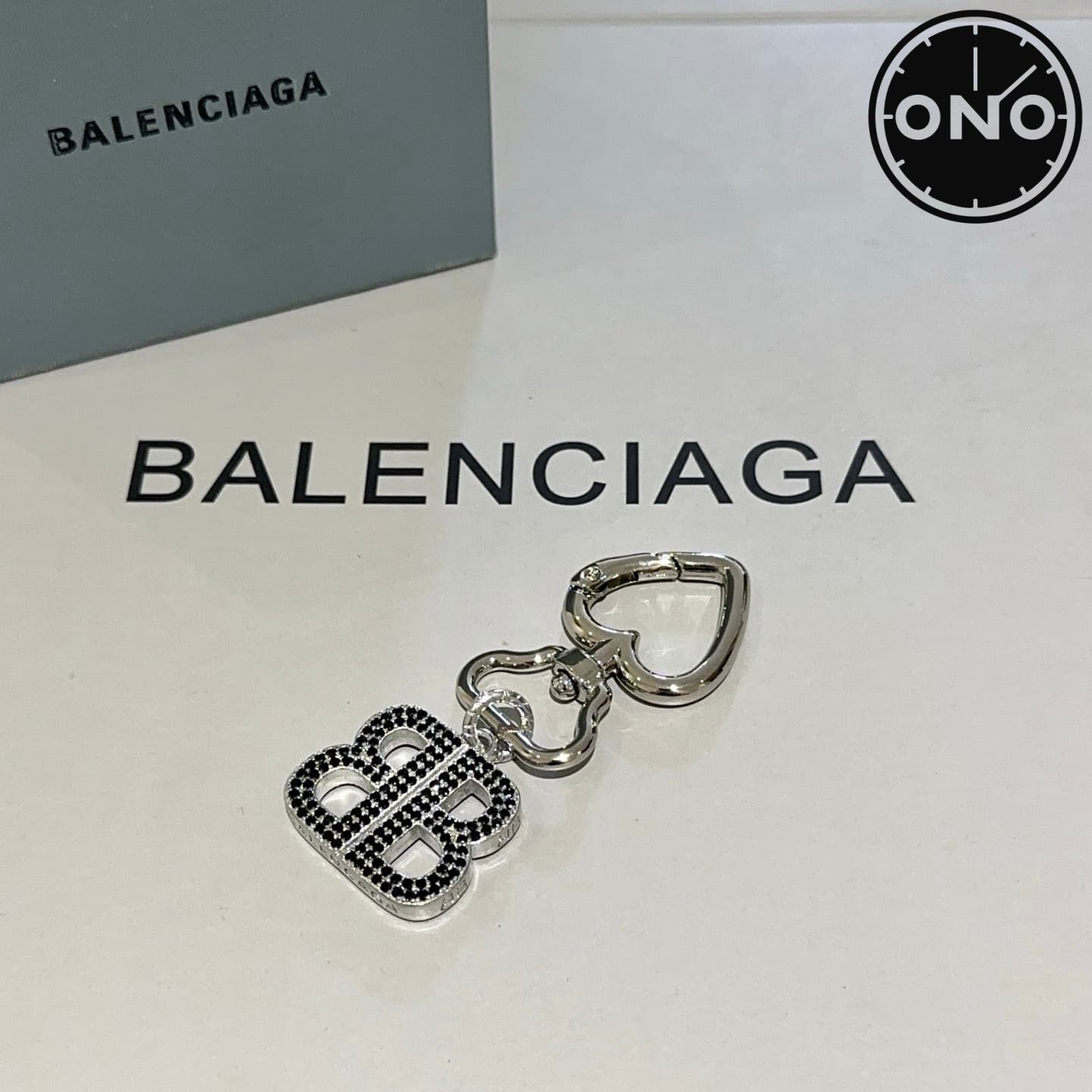 balenciaga-clasp_21_4.jpg