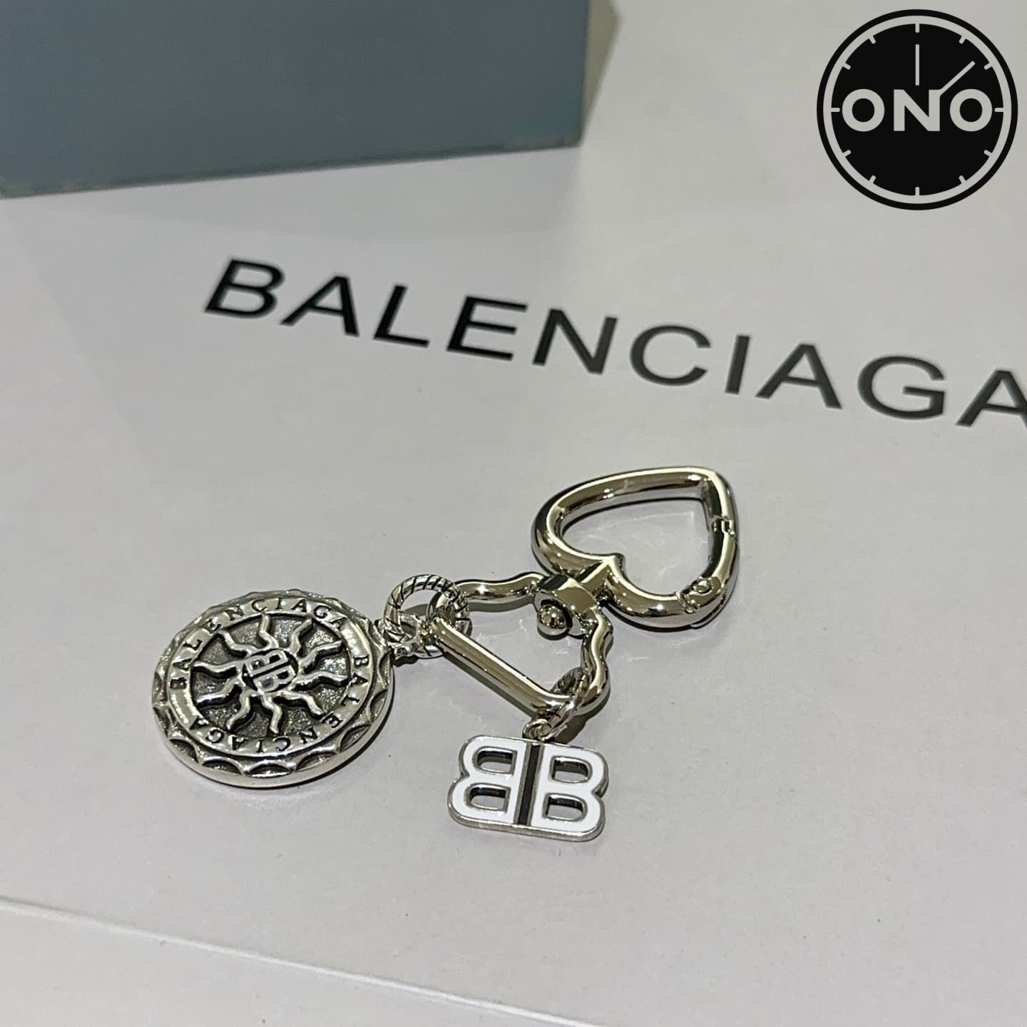 balenciaga-clasp_16_4.jpg
