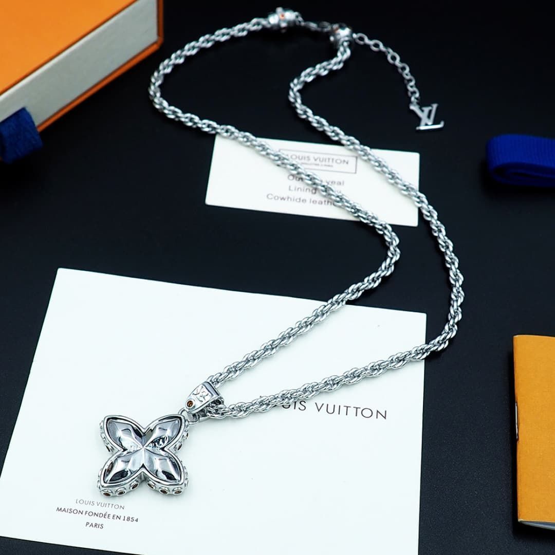 lv-necklace_4_7.jpg