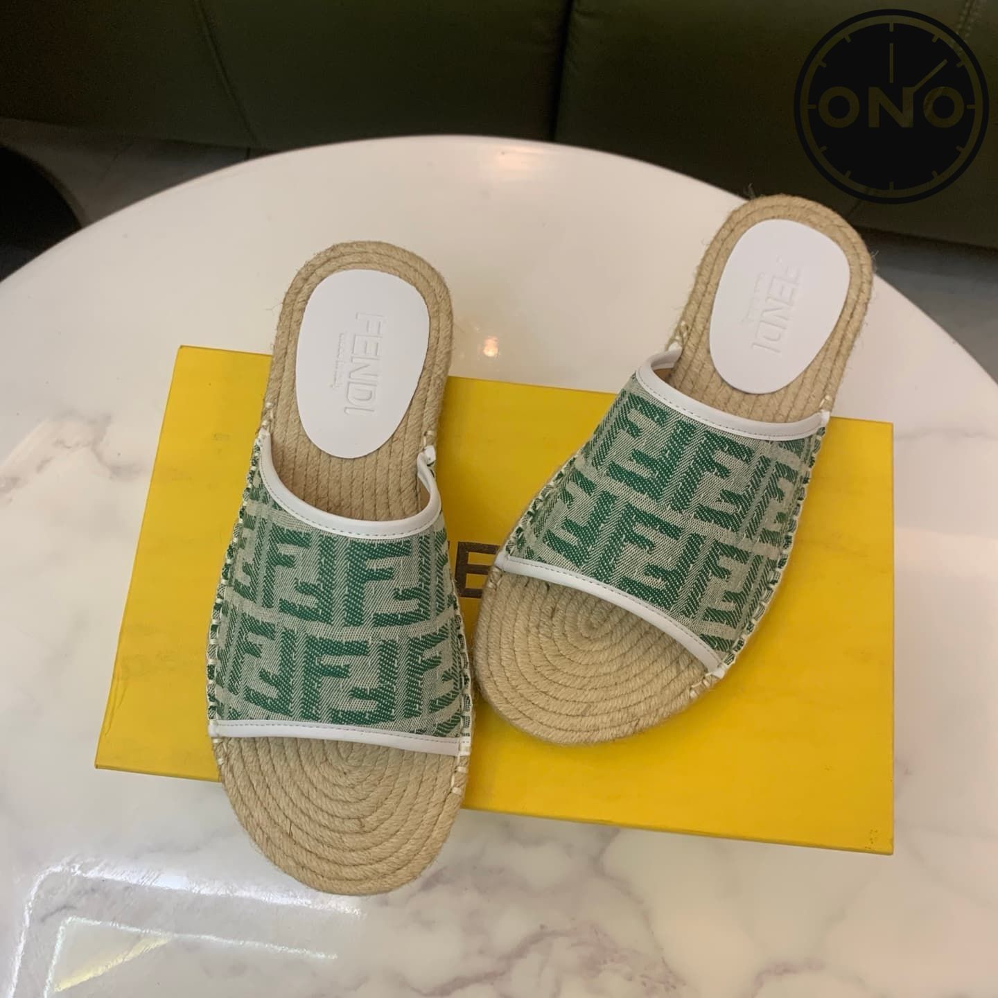 fendi-slippers_20_1.jpg