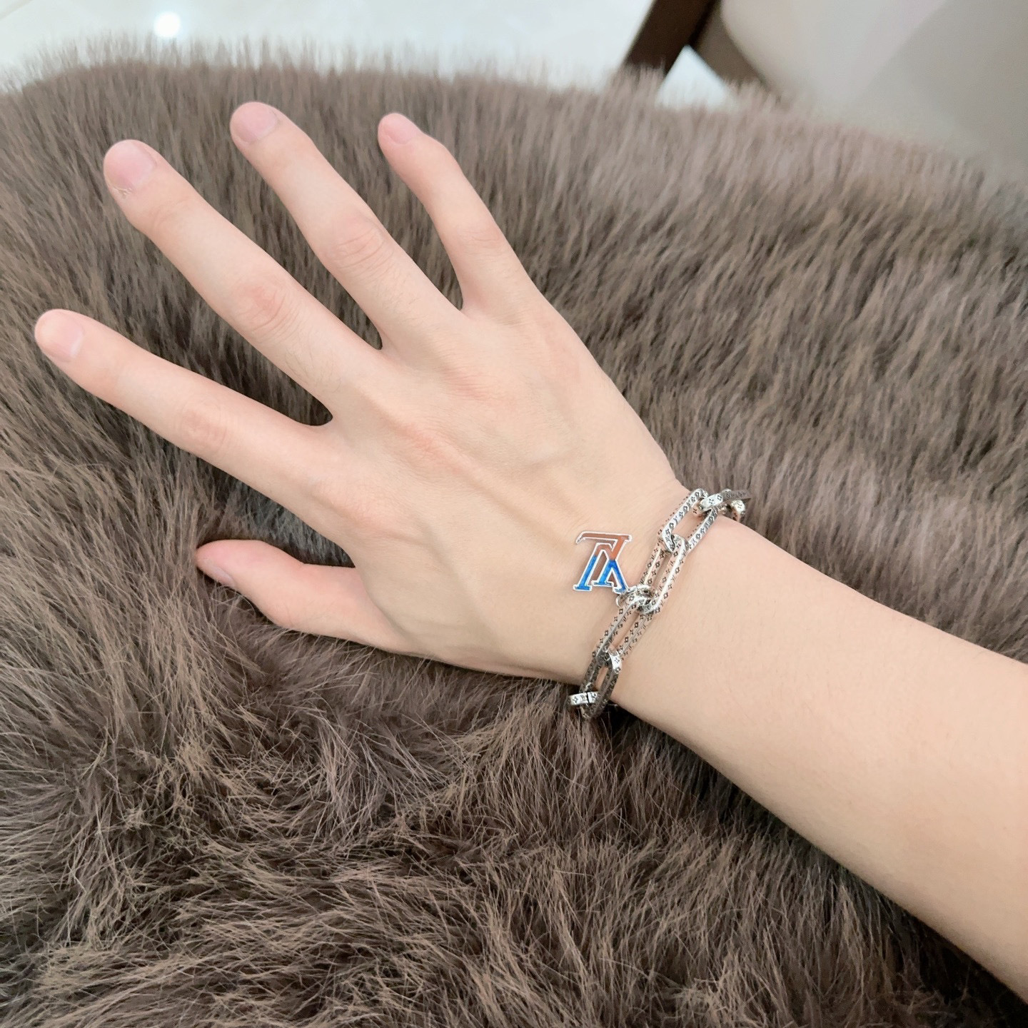 lv-bracelet_12_3.jpg