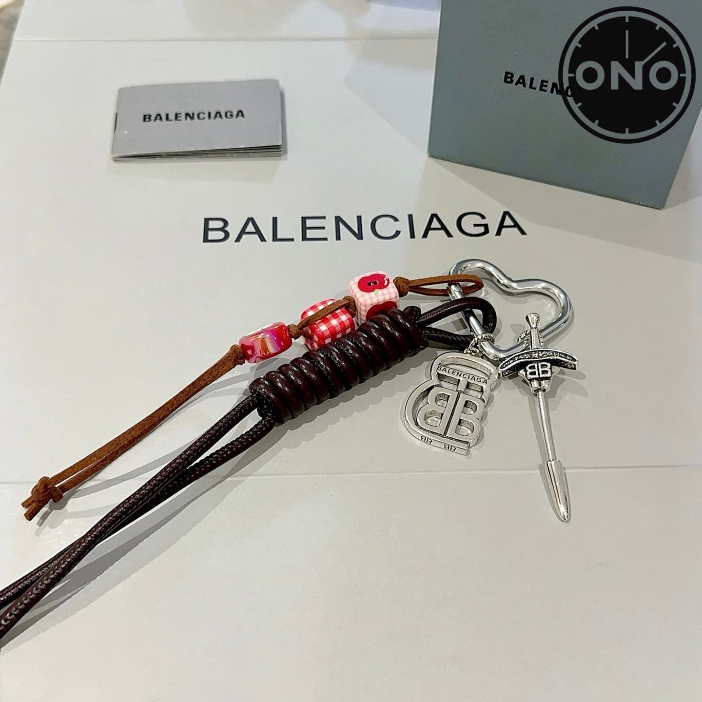 balenciaga-clasp_53_5.jpg