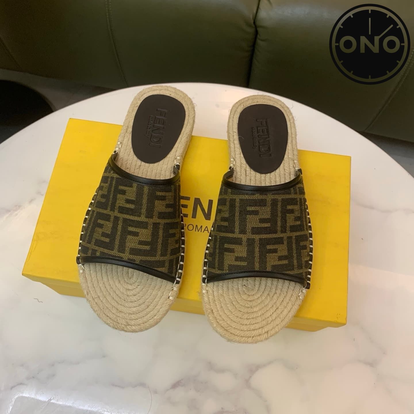 fendi-slippers_21_1.jpg