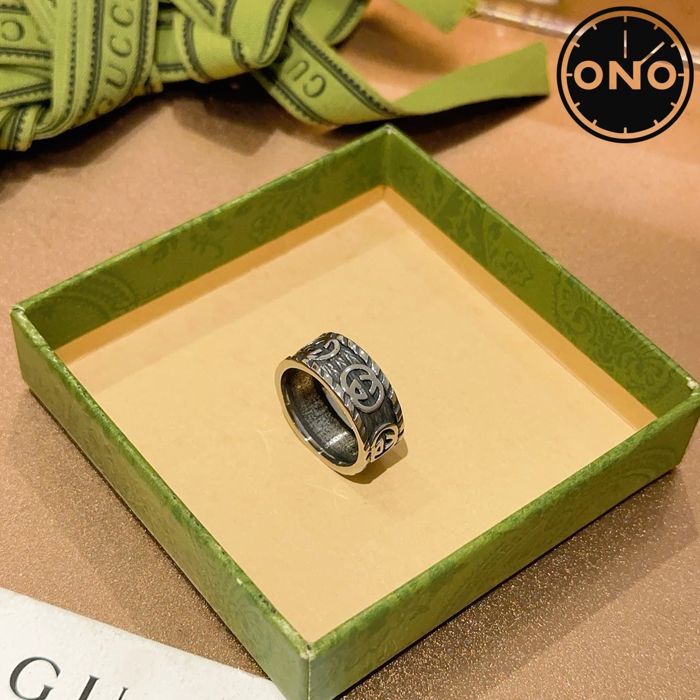 gucci-ring_10_1.jpg