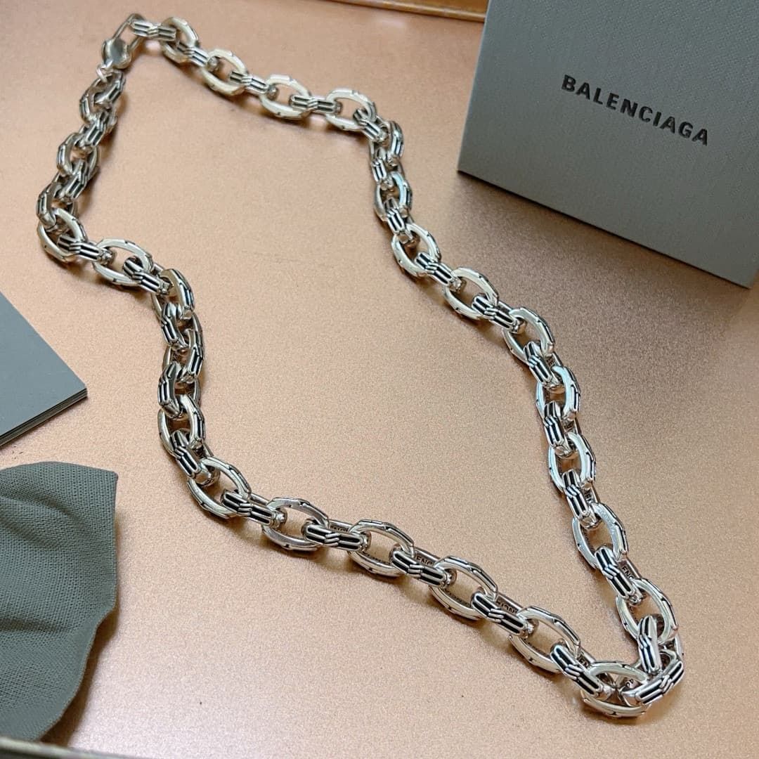balenciaga-necklace_33_2.jpg