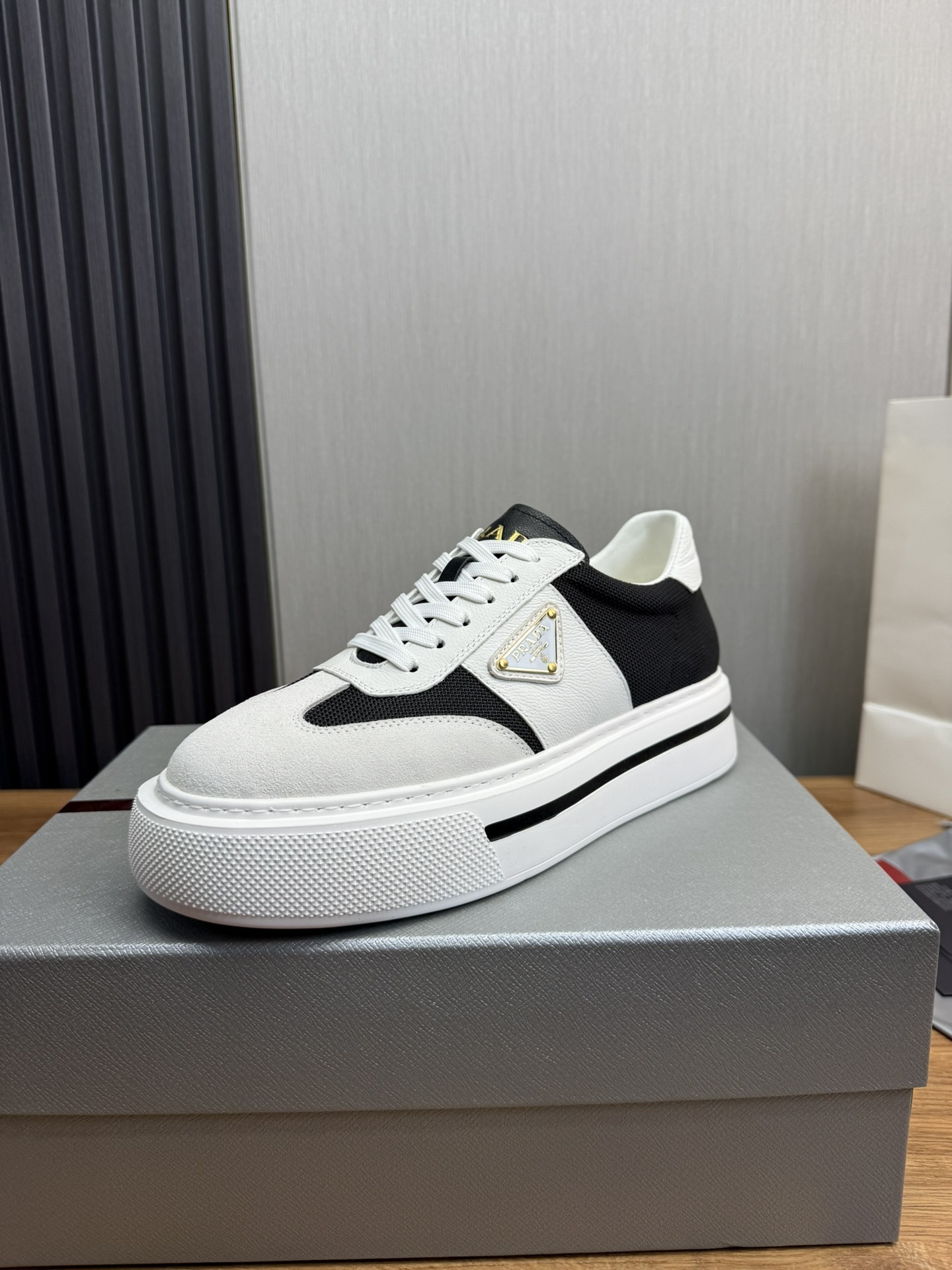 prada-casual-shoes_24_3.jpg