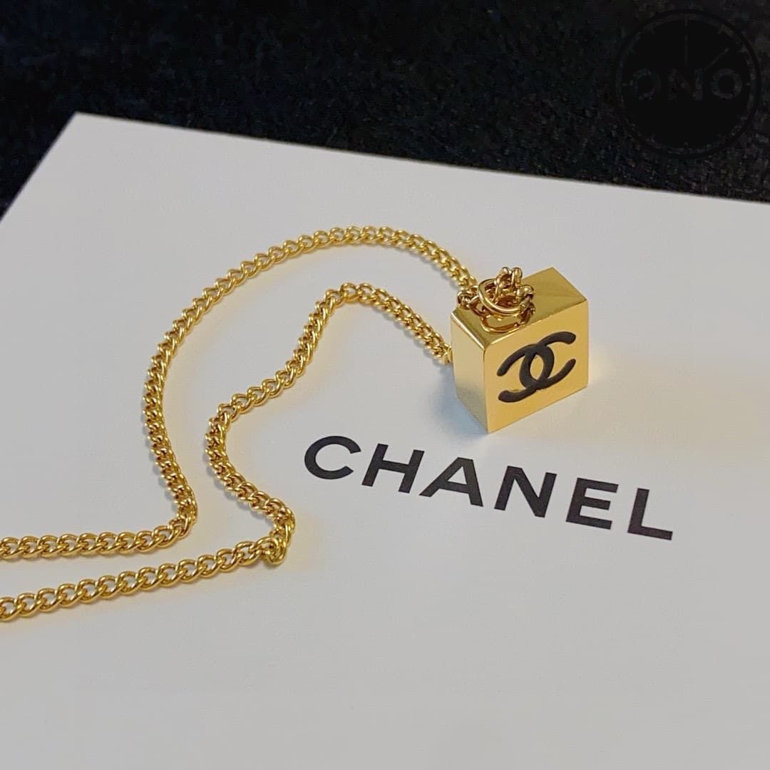 chanel-necklace_42_3.jpg
