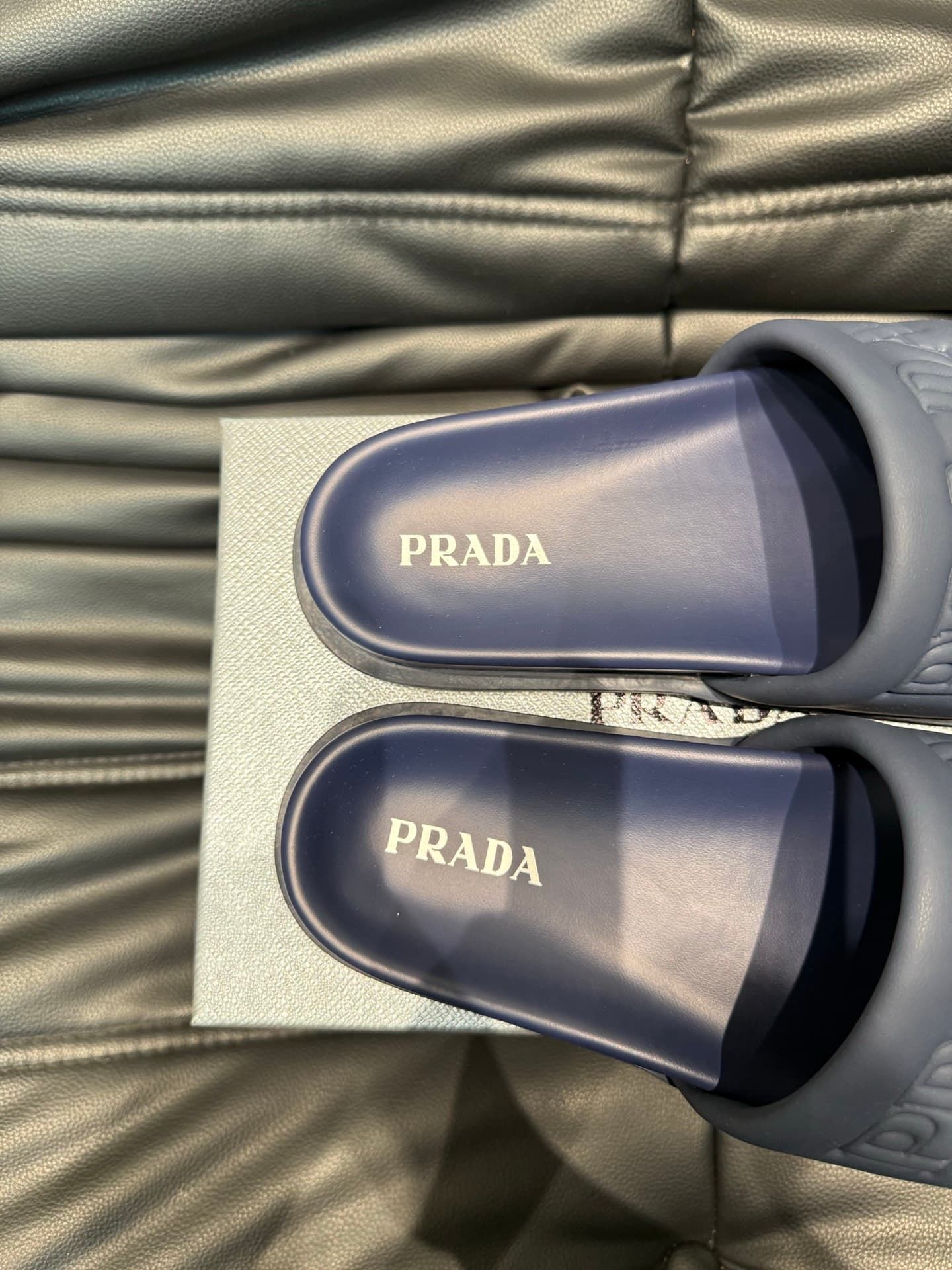 prada-slippers_19_8.jpg