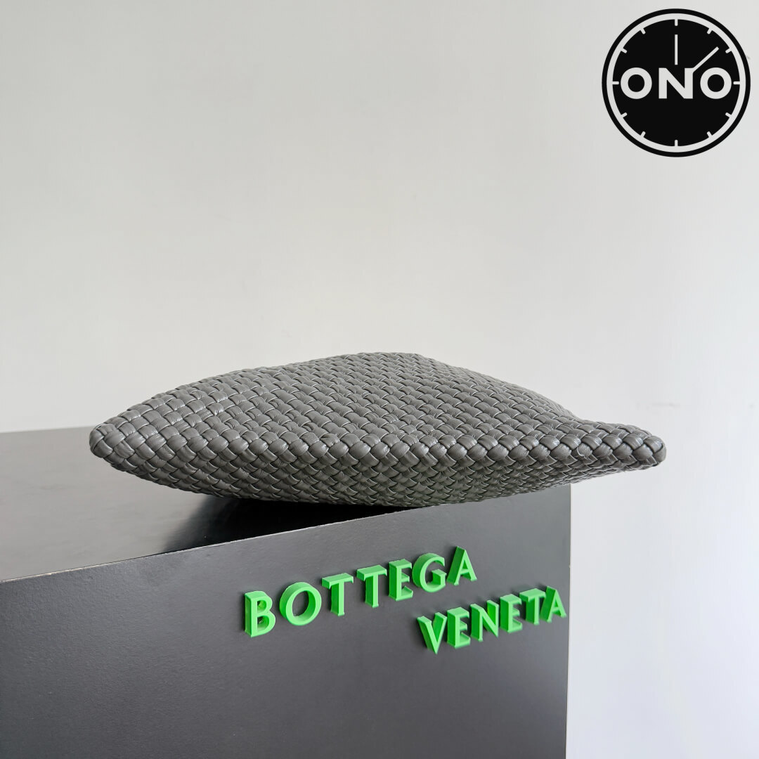bottega_veneta_women_73_2.jpg