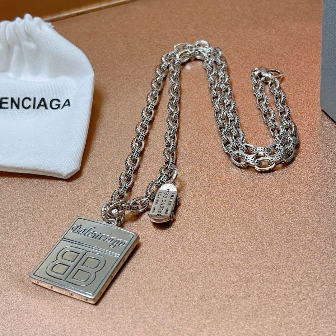 balenciaga-necklace_39_1.jpg