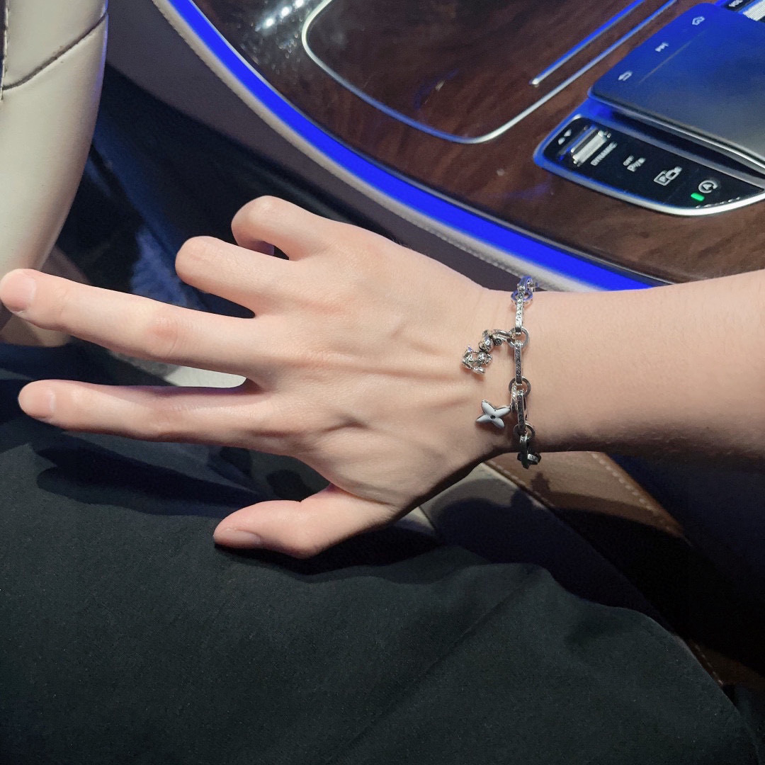lv-bracelet_41_7.jpg