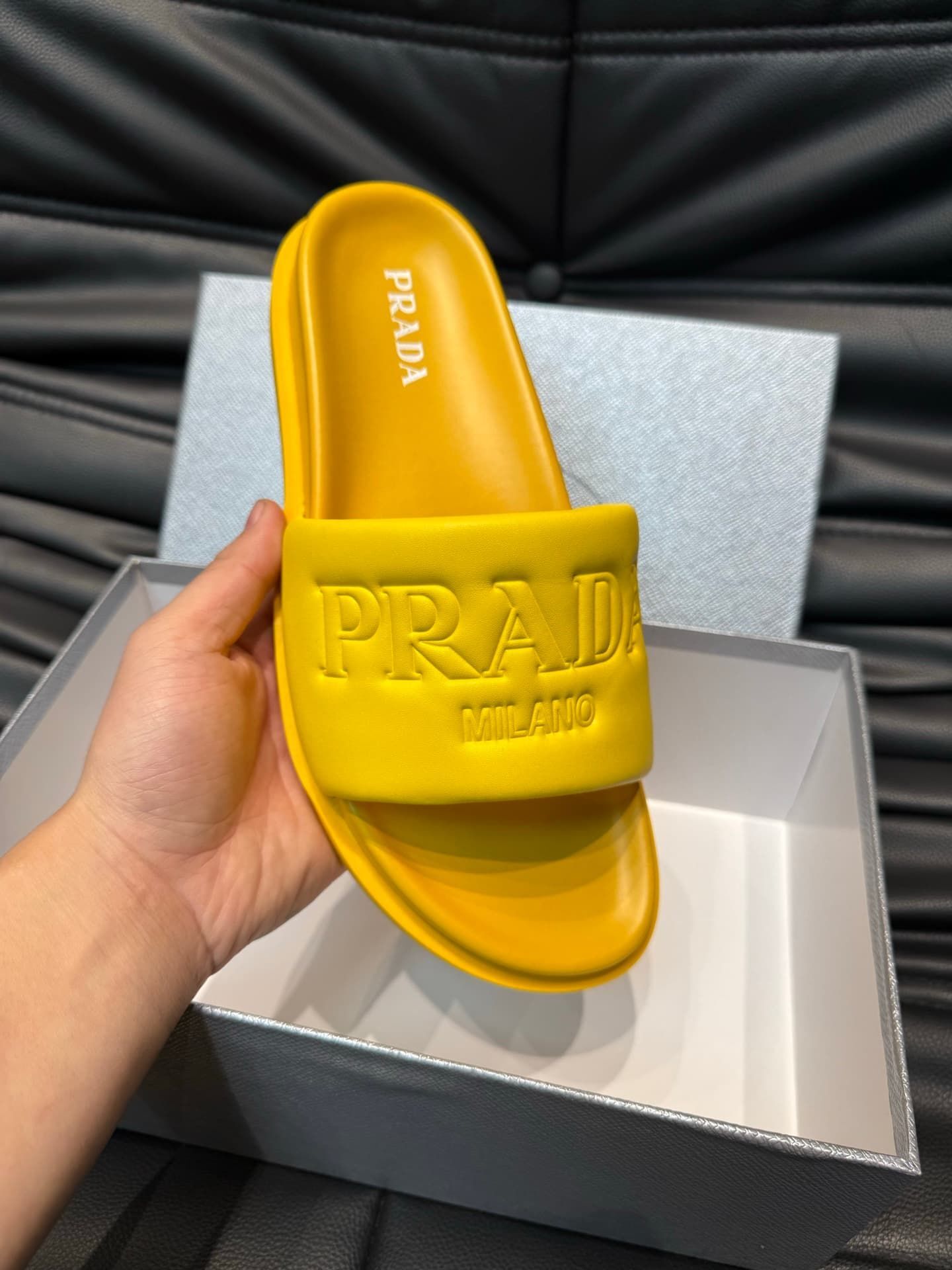 prada-slippers_20_6.jpg