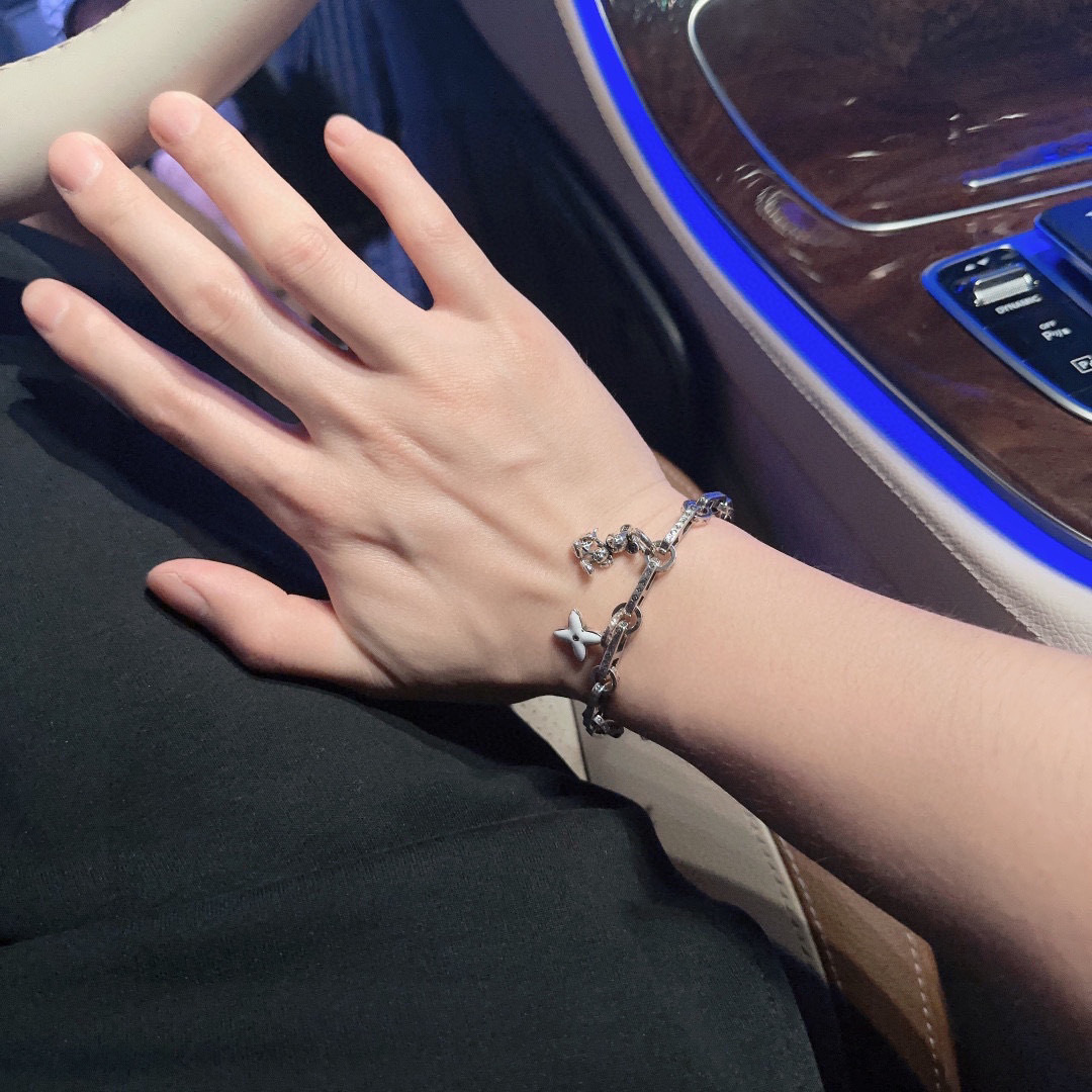 lv-bracelet_41_3.jpg