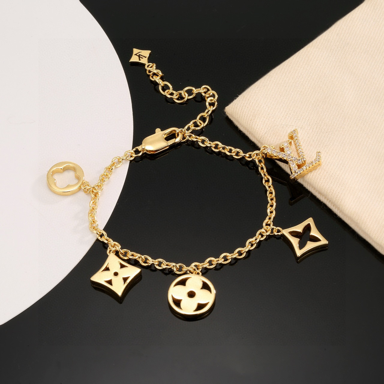 lv-bracelet_17_3.jpg