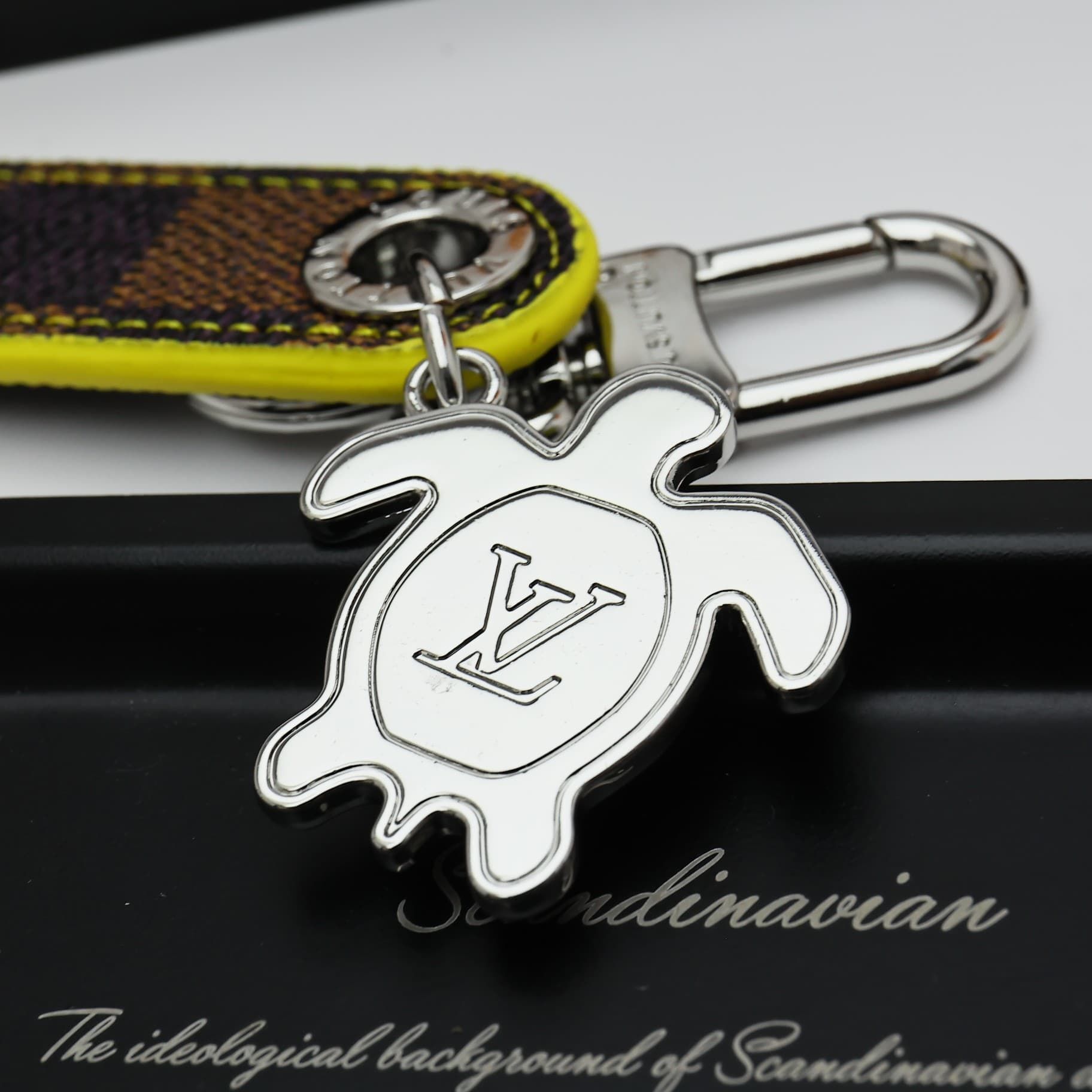 lv-clasp_61_6.jpg