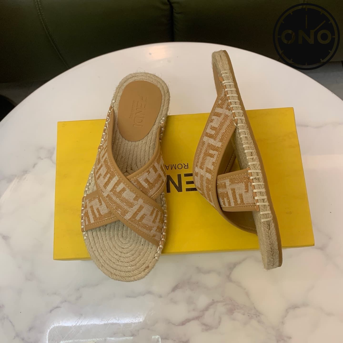 fendi-slippers_9_4.jpg
