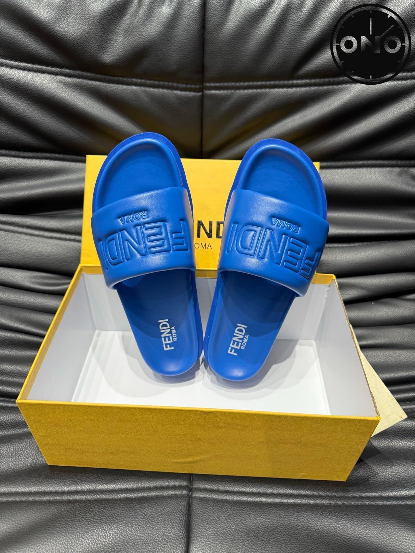 fendi-slippers_42_3.jpg