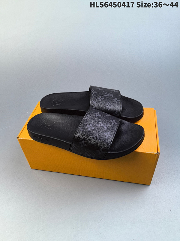 45 LV路易威登L家驴牌monogram 浮雕 拖鞋 本季Waterfront 凉拖焕新回归鞋面扣带压印路易威登标志性的 Monogram  ID:HL56450417 Size:3644