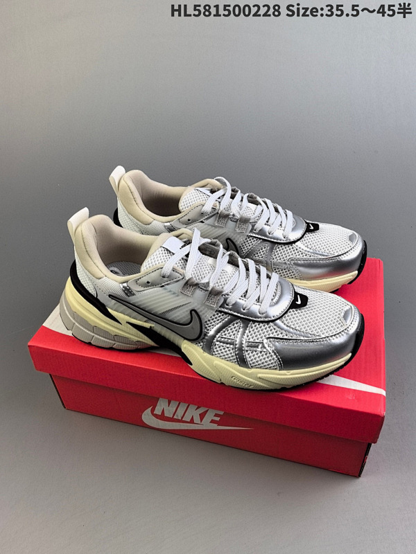 150 Nike V2K Run 复古单品 纯原级别 复古老爹鞋跑步鞋 鞋款被命名为 Runtekk 设计货号FD0736-100HL581500228