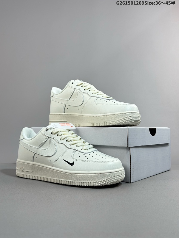 15036-45半 耐克Nike AIR FORCE 107 空军一号低帮百搭休闲运动板鞋货号:HF1058-133