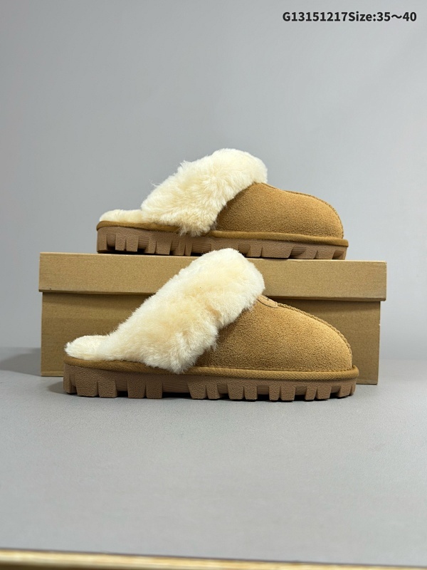 15035-40 UGG/雪地靴 女鞋采用翻毛皮鞋面材质内嵌人造羊毛毛绒里衬和鞋垫,保暖锁热内嵌可拆卸植入式羊毛鞋垫加厚3.08厘米Treadlite轻翼科技外底