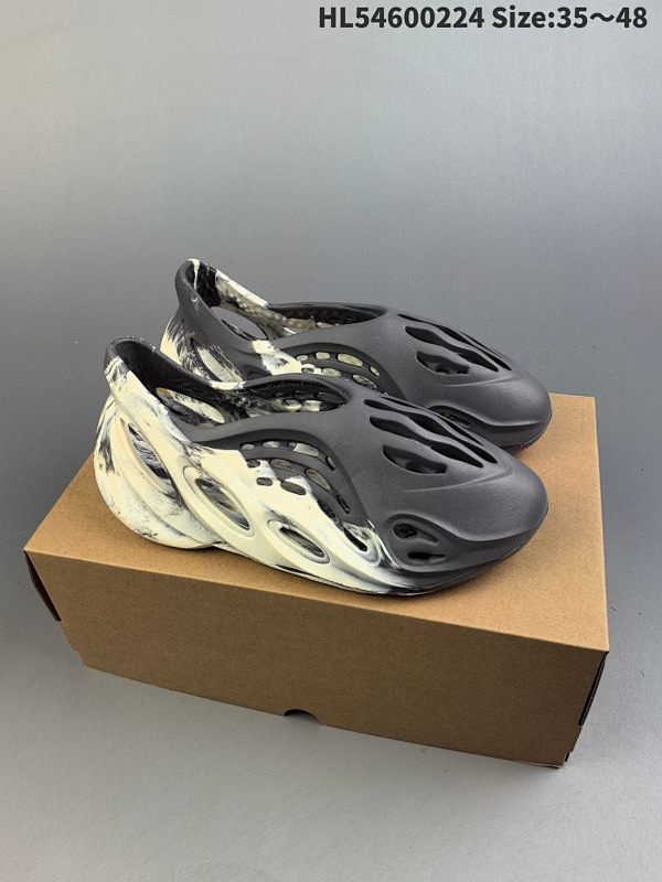 60 Adidas originals Yeezy Foam Runner 货号G55486  HL54600224 Size:3548